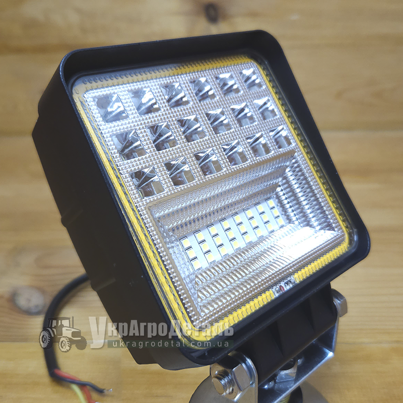 Фара LED робоча МТЗ, ЮМЗ (63 Вт, 42 світлодіоди, квадратна)