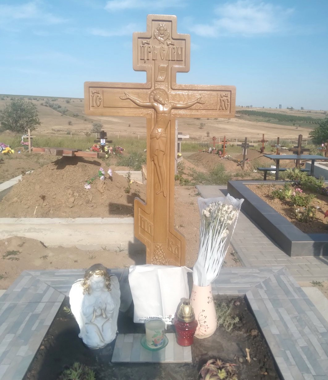 Різьблений хрест на могилу. Хрест із дуба, 1.4 м + 40 см в землю, фото 1