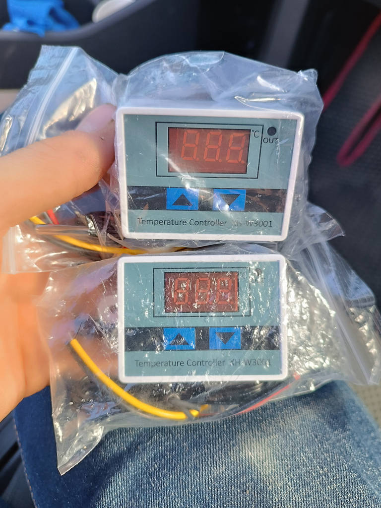Терморегулятор термостат цифровий XH-W3001 -50~110С 220В 1500 Вт - фото покупців 1