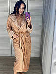 Халат жіночий м'який теплий довгий із капюшоном із поясом бежевий, фото 3