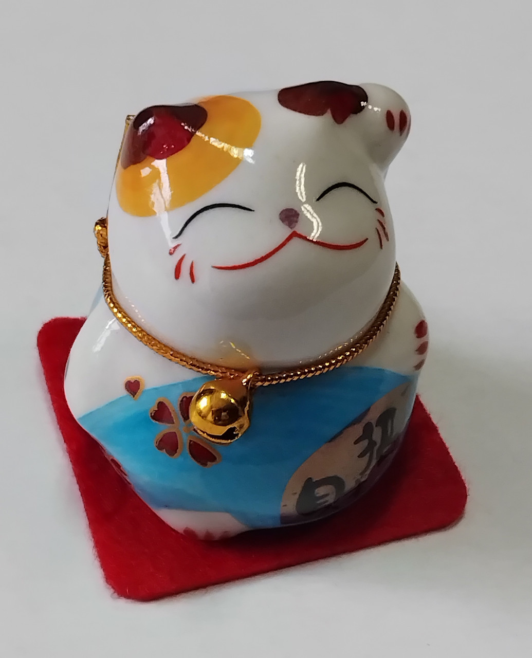 Кішка Манекі-Неко в блакитному кімоно, фото 1