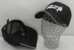 Чорна бейсболка з трендовим лого та віконуванням на козирку