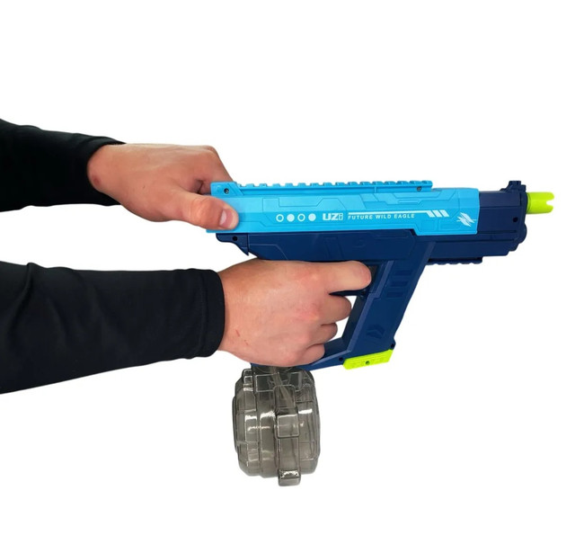 Водяний помповий пістолет