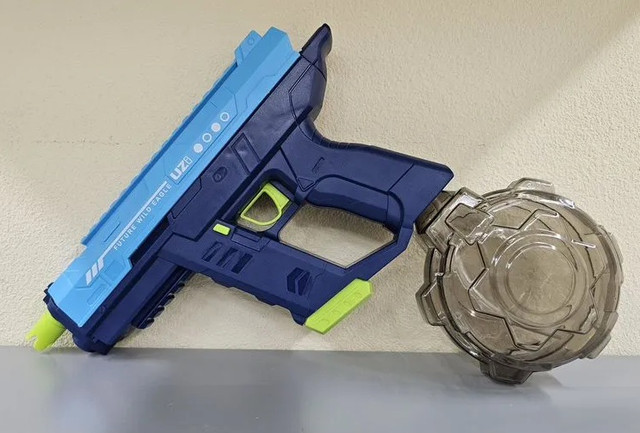 Водний бластер пістолет