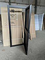 Прості та міцні двері для господарських і технічних приміщень