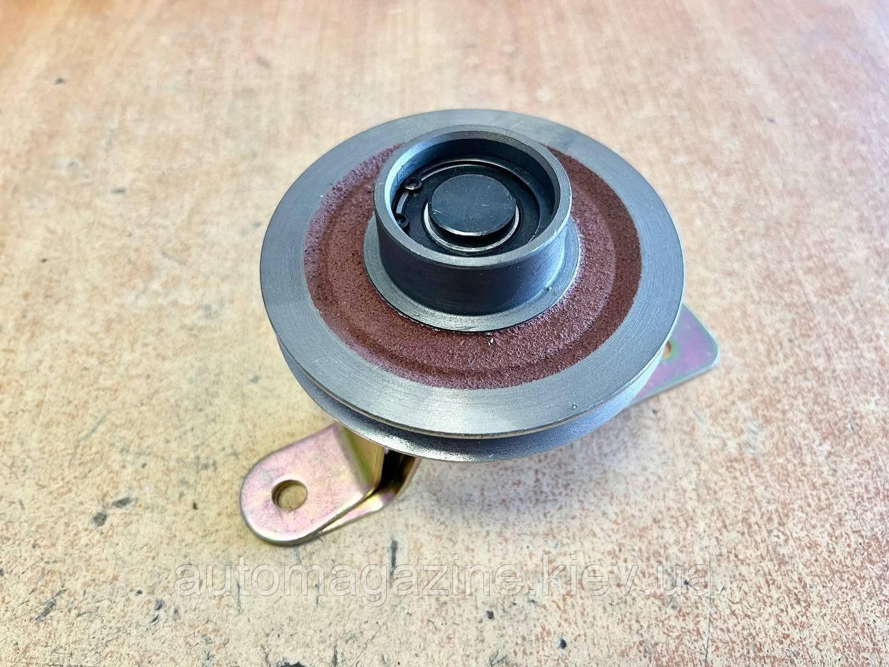 Ролик натяжний ременя з кронштейном Газель, УАЗ (двигун 4215), фото 1