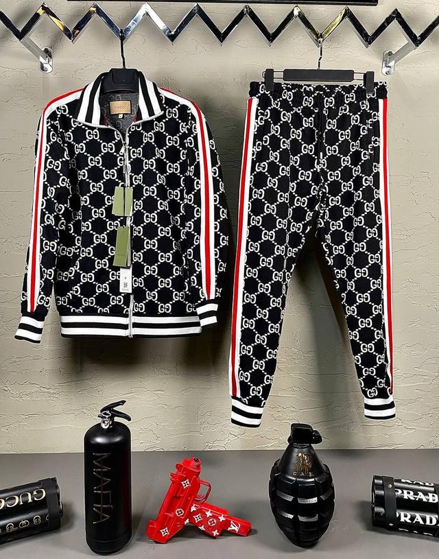 Мужской спортивный костюм Gucci Мужской спортивный костюм Gucci