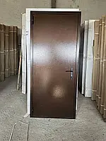 Надійні двері для господарських будівель і підсобних приміщень