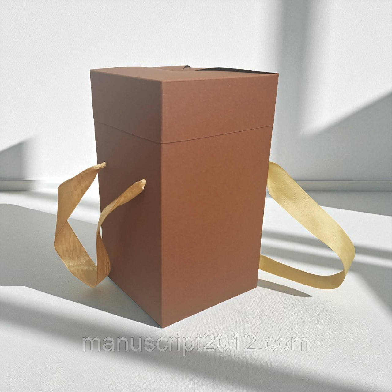 Коробка-трансформер подарункова з ручками (114х114х195мм.) коричнева