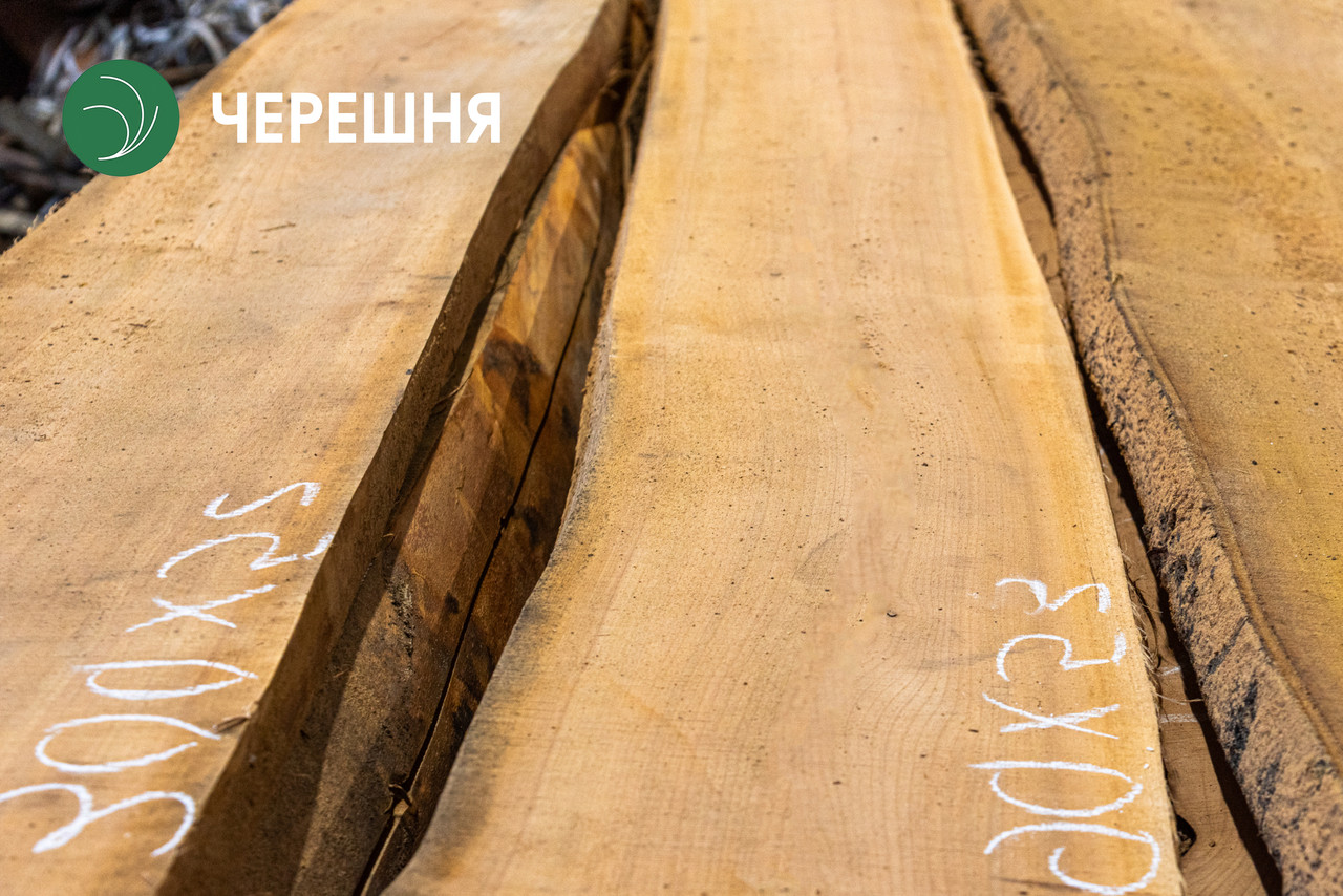 Дошка обрізна з черешні 52 мм, ґатунок екстра