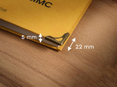 Куточок для папок меню. 22х22х5мм