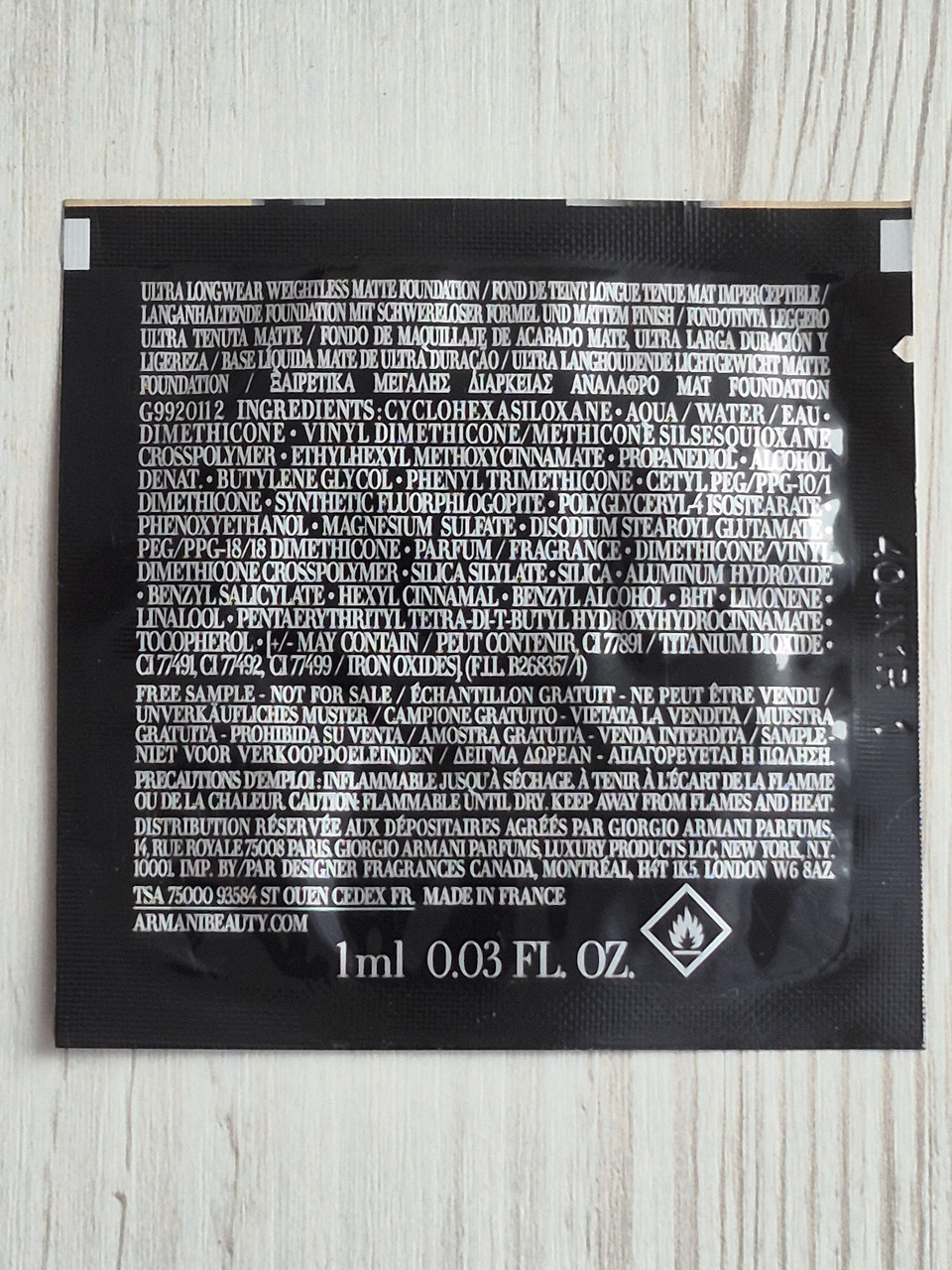 Стійка тональна основа giorgio armani power fabric 3.5 + пробнік