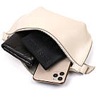 Стильна жіноча бананка із натуральної шкіри Shvigel 16391 Бежевий, фото 5