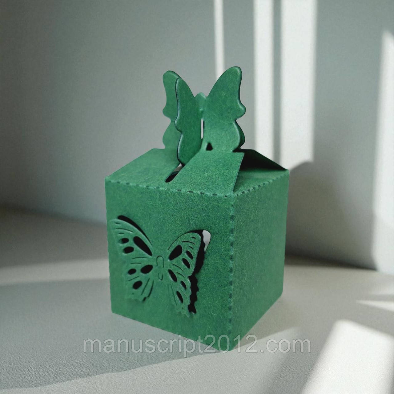 Коробка на 1 цукерку / бонбоньєрка "Метелик" (38х38х38мм.) зелена
