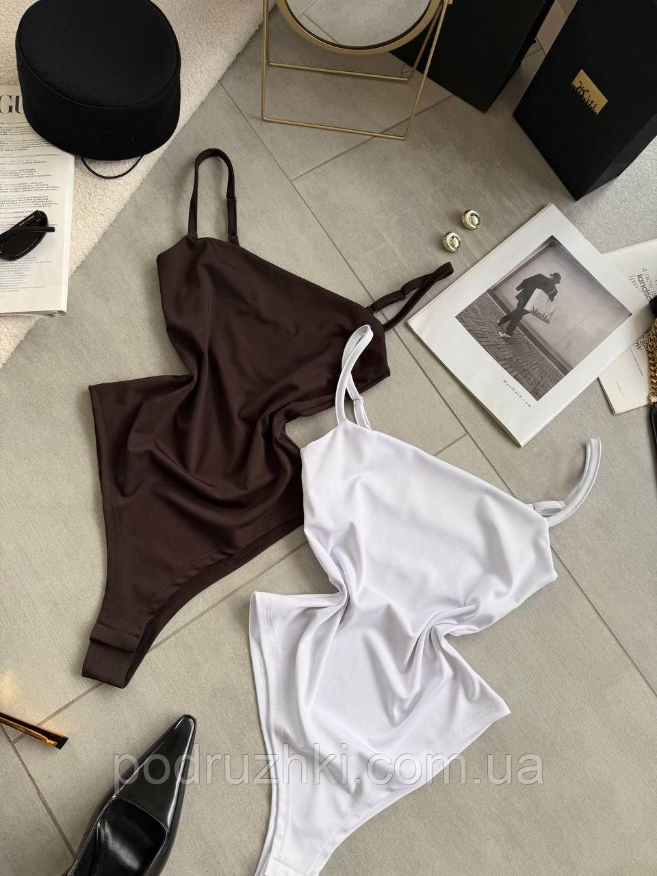 Чорне Жіноче боді з мікродайвінгу на бретелях з ефектом утяжки базове літнє облягаюче розмір 42-46, фото 1