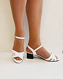 Босоніжки жіночі білі невеликий каблук розмір 39, фото 4