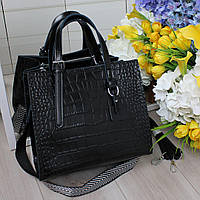 Шкіряна жіноча сумка з двома ременями стильна під рептилію чорна натуральна шкіра