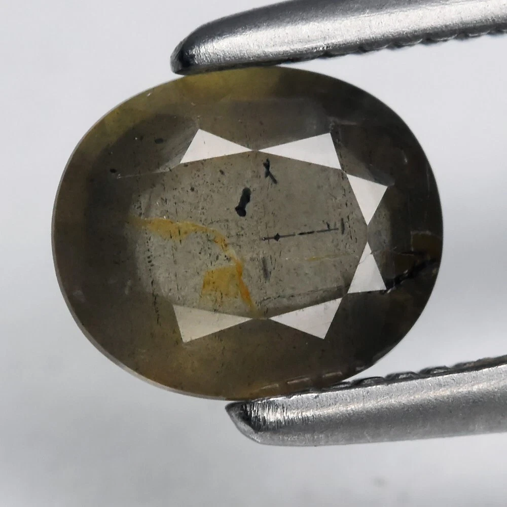 0.69 кт Природний зелений сапфір без скла, без нагрівання