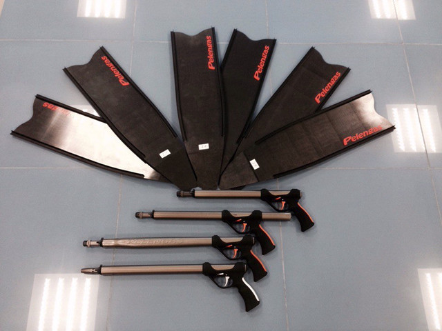 Лопаті для ластів PELENGAS сендвіч-карбонові, різної жорсткість купити в Харкові Лопаті для ластів PELENGAS сендвіч-карбонові, різної жорсткість купити в Харкові