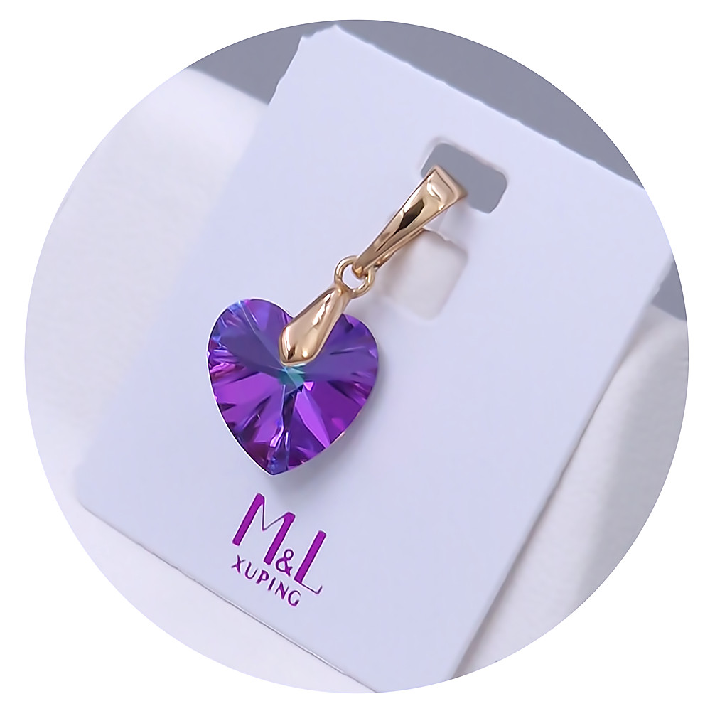 Кулон XР M&L. Позолота 18К. Камені: Swarovski. Довжина кулона: 19 мм. Ширина: 9 мм.
