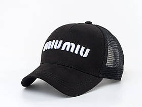 Чорна бейсболка з трендовим лого