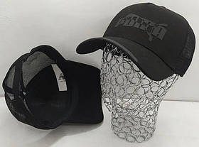 Чорна бейсболка з лого під бренд