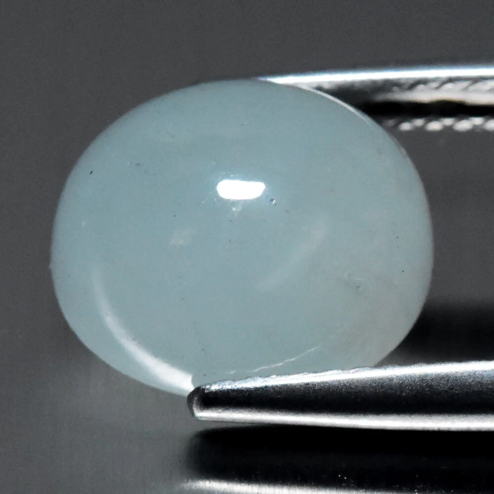 4.84 кт. Природний аквамарин із ввімкненнями