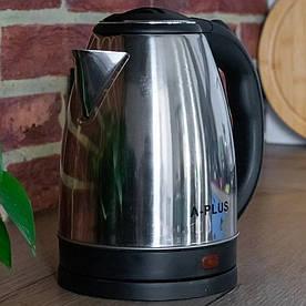 Електрочайник об'ємом 2 л та потужністю 2000 Вт