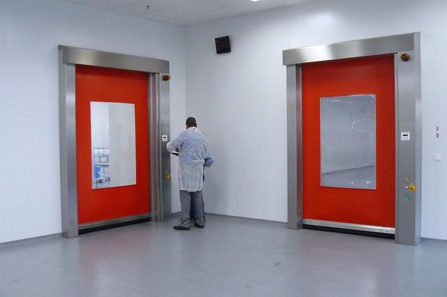 Автоматичні рулонні ворота з ПВХ-полотном для зонування та швидкого внутрішнього перекриття отворів