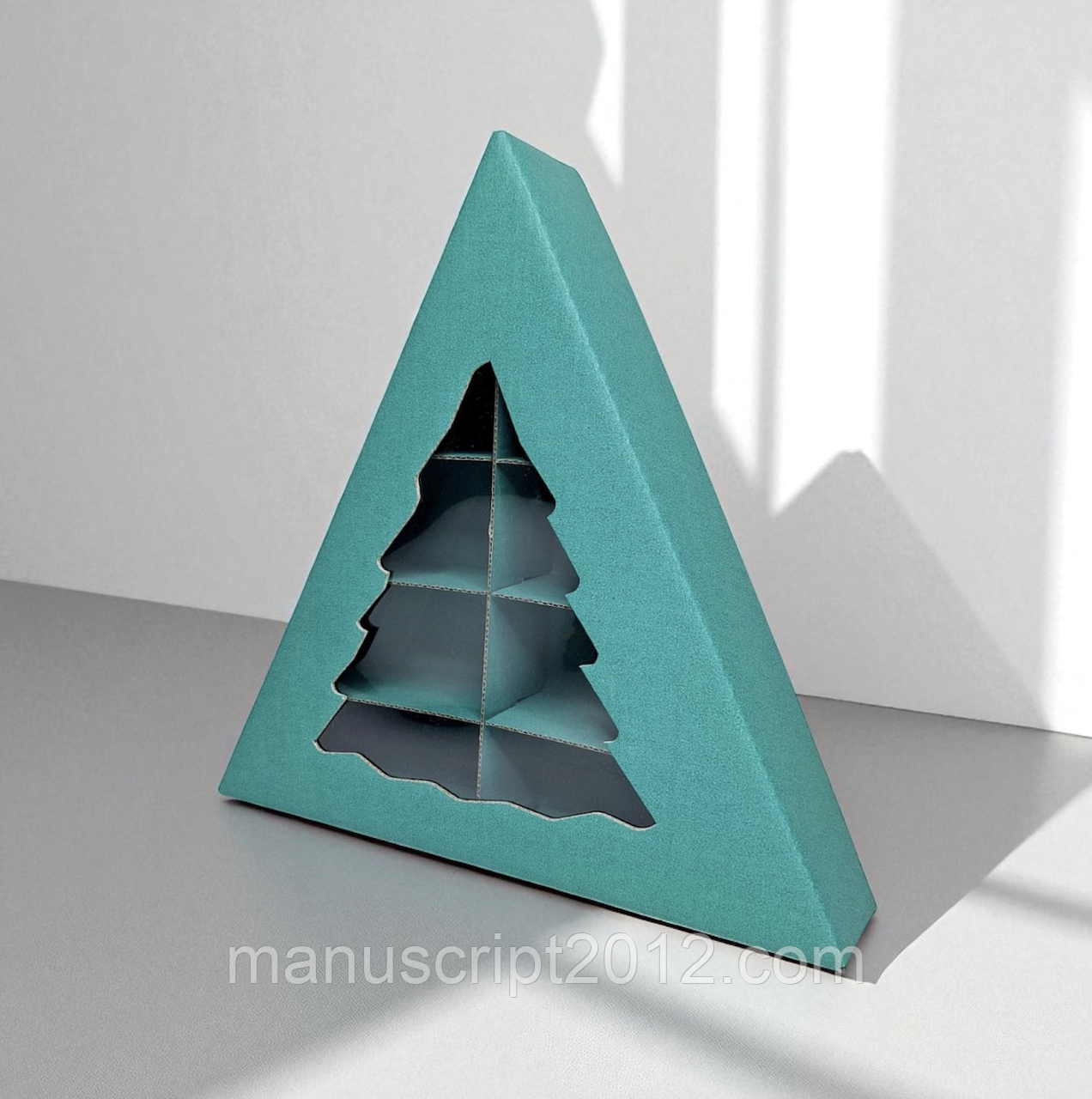 Коробка трикутна для наборів горіхів, сухофруктів (250х245х45мм.) тіффані