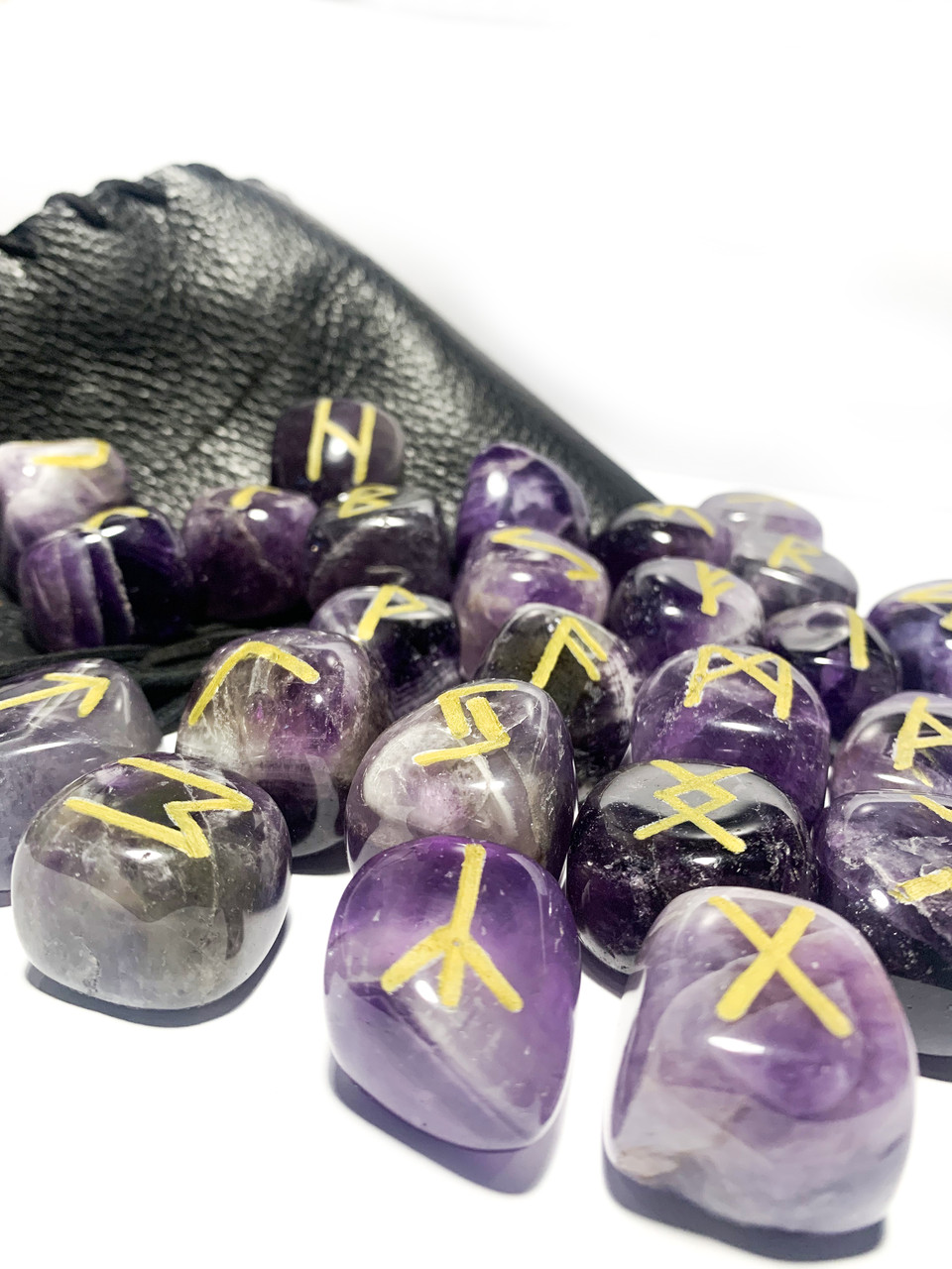 Руни з натурального каменю аметист у шкіряному мішечку, фото 1