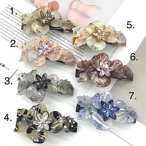 Шпилька автомат для волосся — французький пластик квіточки з кристалами різного кольору розмір 8 см висота — 5 см, 1 шт.