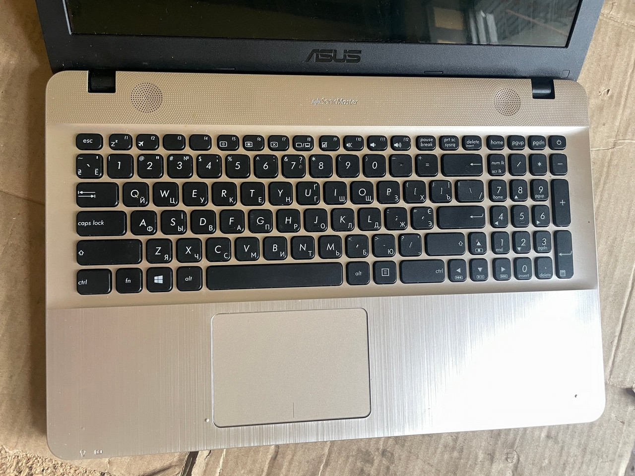 Ноутбук ASUS R541S на запчастини