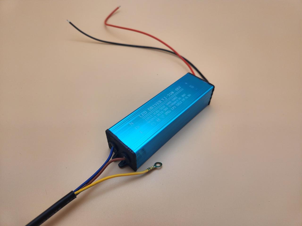 Драйвер світлодіода LED 1x70W-4KV 27-38V IP67 для прожектора