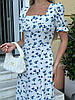 Красиве літнє біле плаття в блакитну квіточку з вирізом каре та рукавами-ліхтариками міді з розрізом на ніжці, фото 2