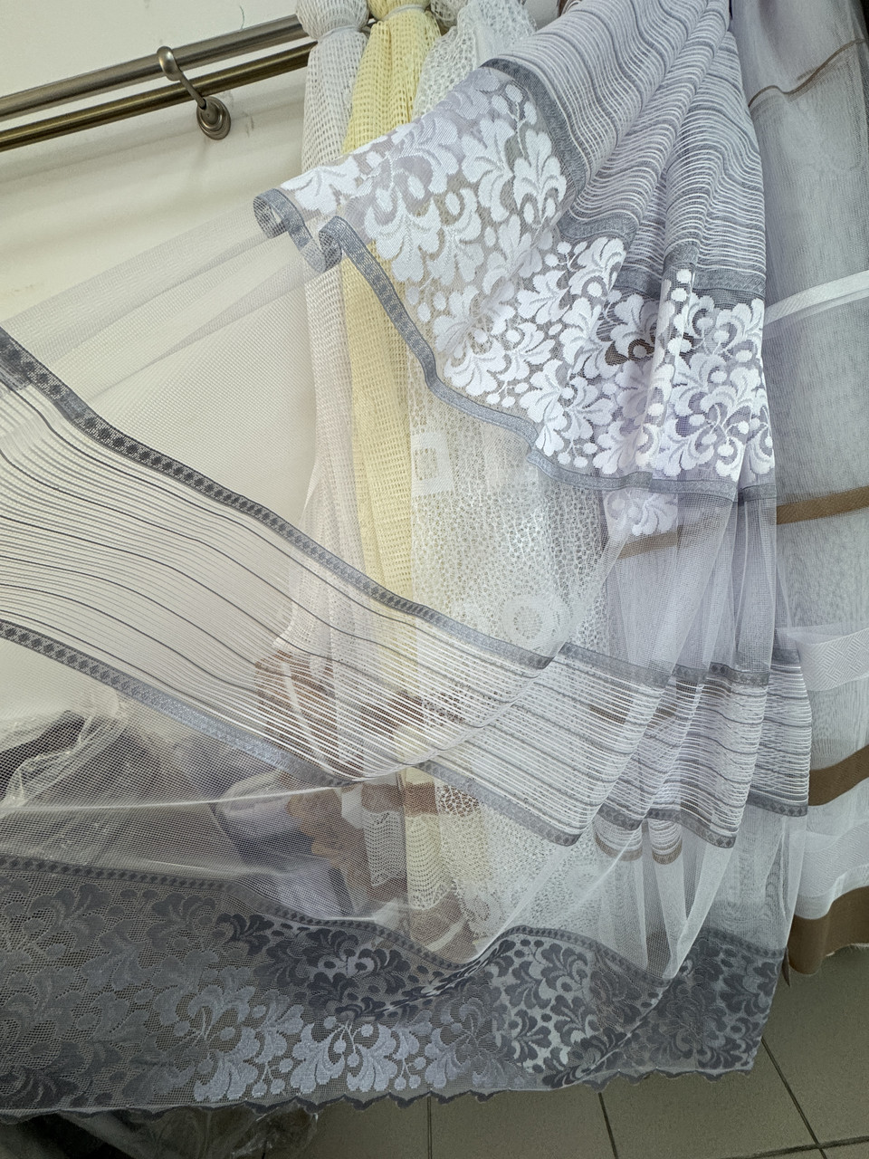 Тюль сітка коротка №17563 1,60 м для кухні, віранди, коридору на відріз