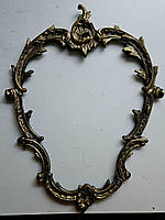 Антикварне дзеркало в бронзовій рамі