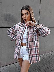 Жіноча стильна бавовняна в клітинку сорочка з нагрудною кишенею