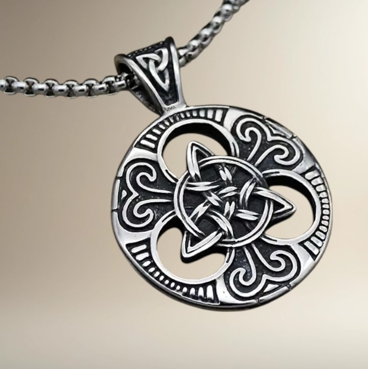 Кулон сріблястий трикветр з давніми кельтськими вузлами титанова сталь оберіг 4.5 см IgnisFlos891, фото 1