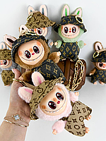 М'яка іграшка Лабубу The Monsters Labubu в комбінезоні Gucci (колір в асортименті)