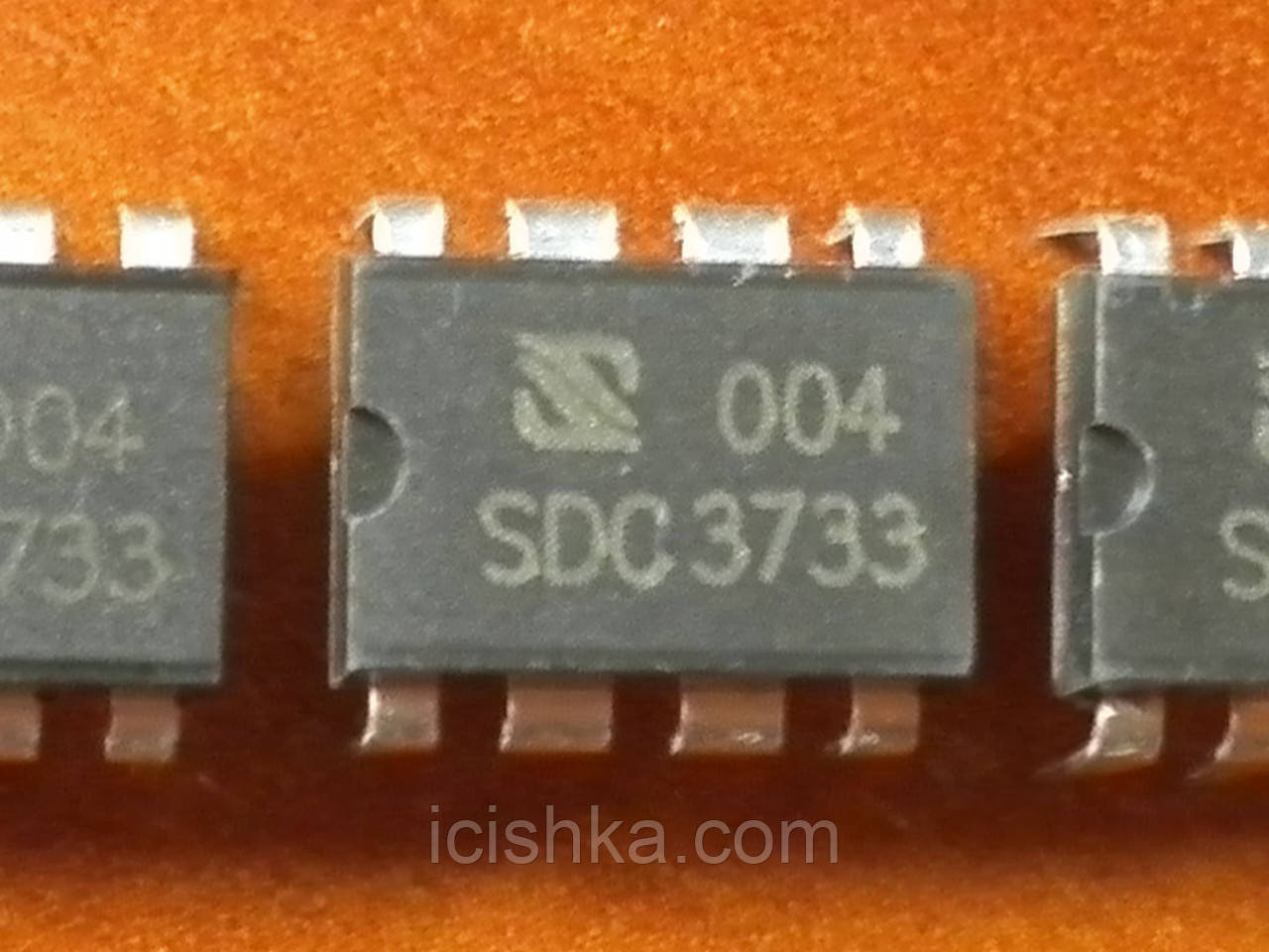 SDC3733 DIP8 — мікросхема для ремонту універсального заряджання з LCD (жабка, жаба)