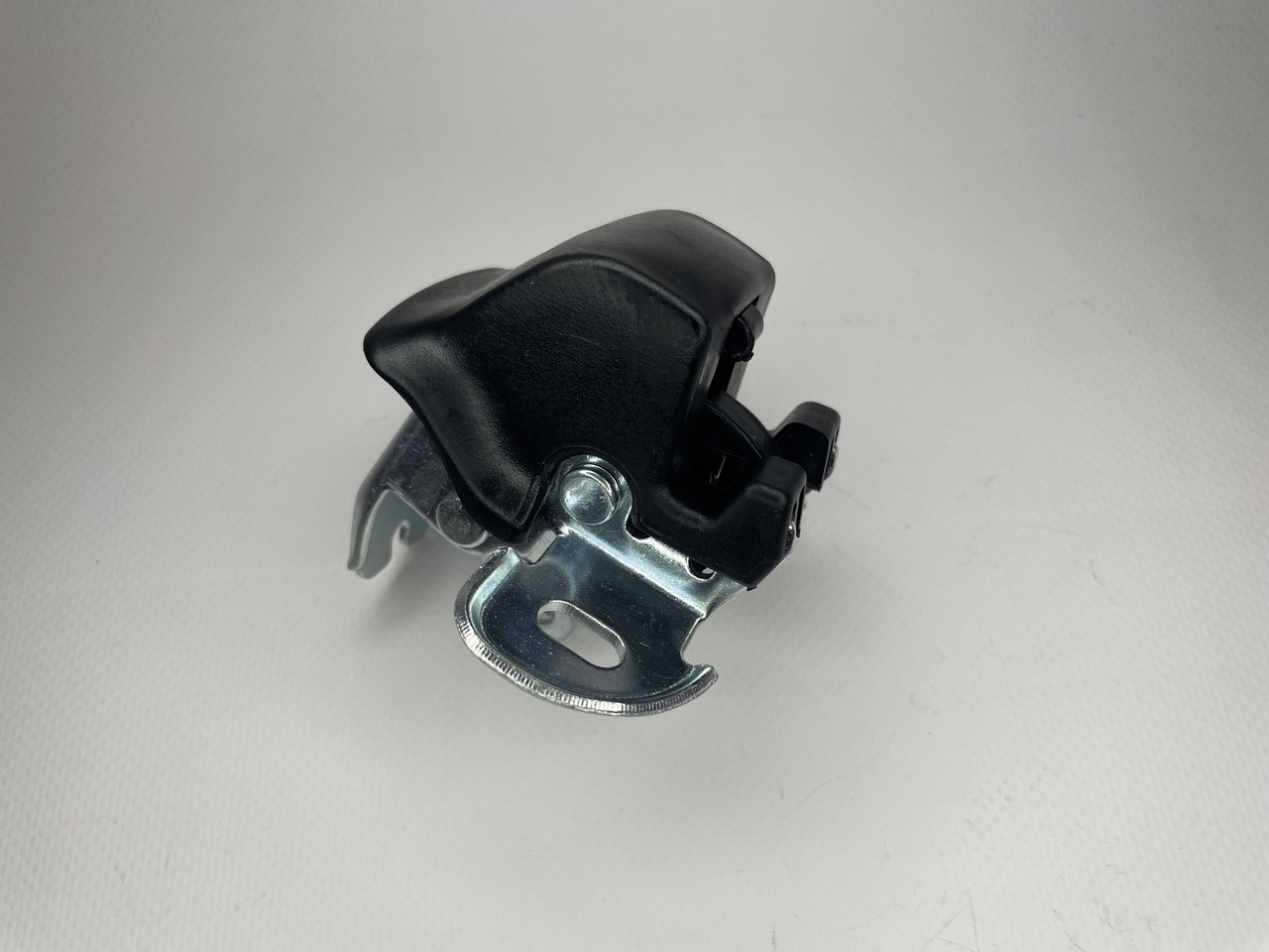 Замок двері задній нижній Renault Kangoo 1, Nissan Kubistar (1998-2008), 8200031626