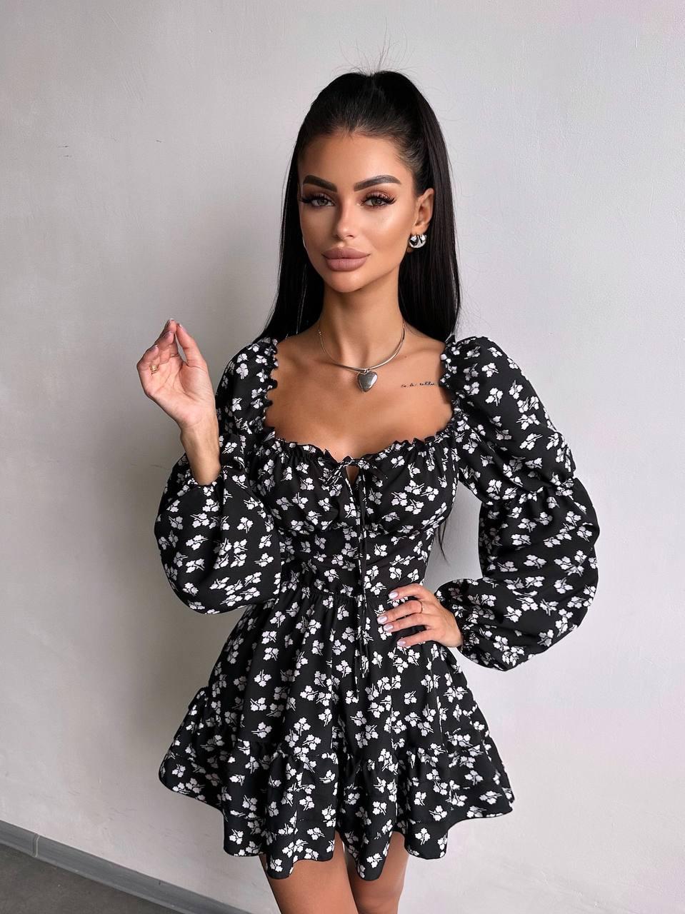 Жіноча літня міні сукня з квітковим принтом з воланами та шнурівкою на спині, фото 1