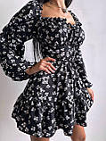 Жіноча літня міні сукня з квітковим принтом з воланами та шнурівкою на спині, фото 3