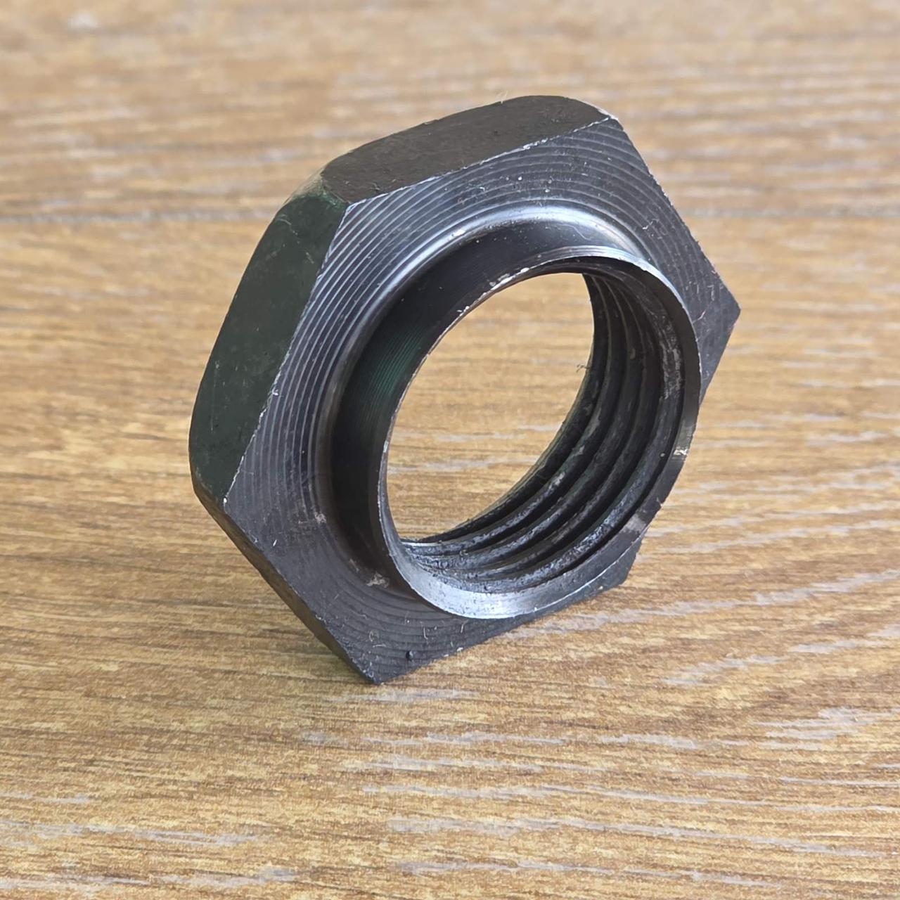 Гайкм оси МТЗ шестерні роздавальної коробки