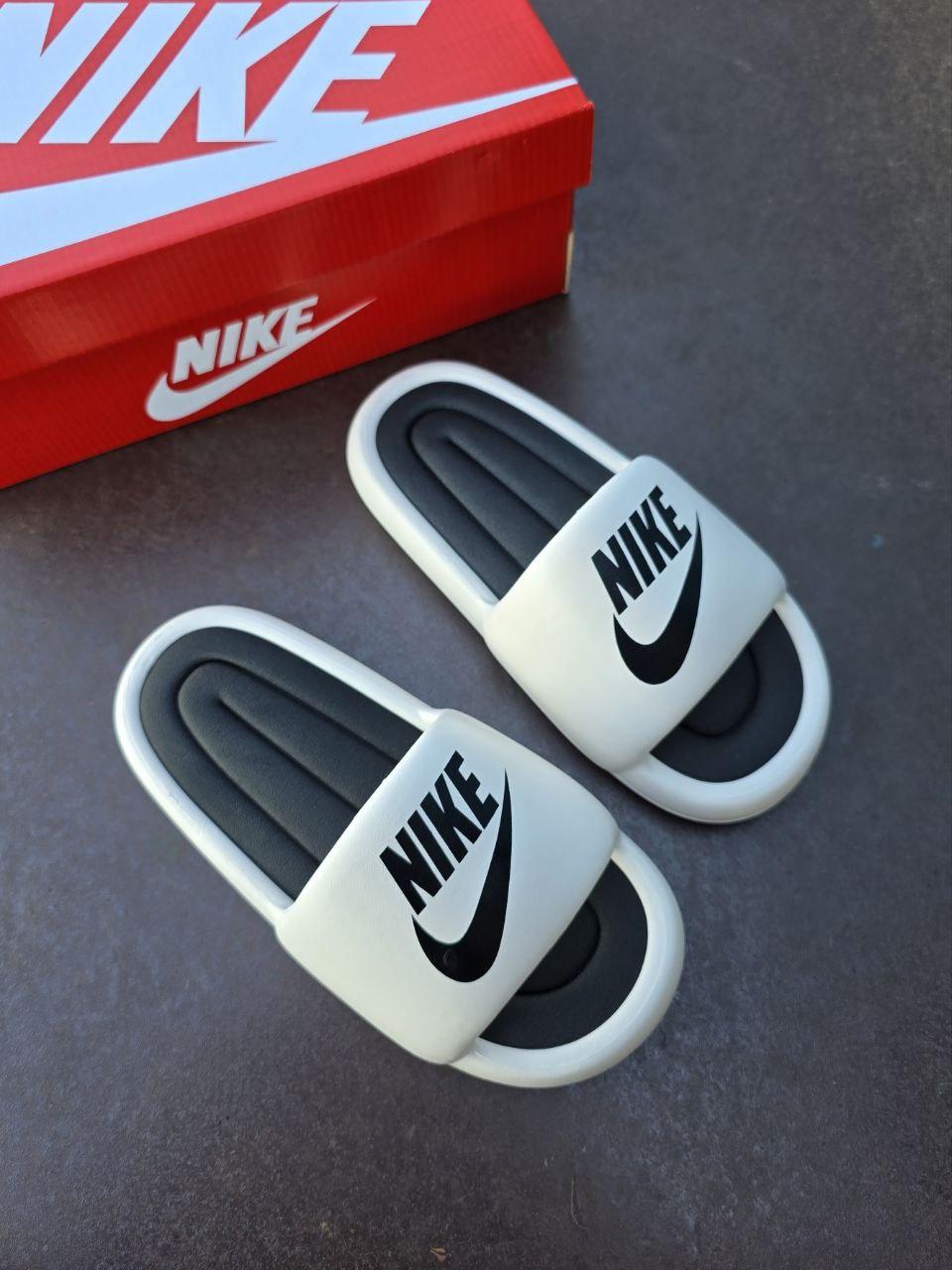 Білі шльопанці жіночі Nike Air Foam Slide White. Пляжні шльопки жіночі Найк., фото 1