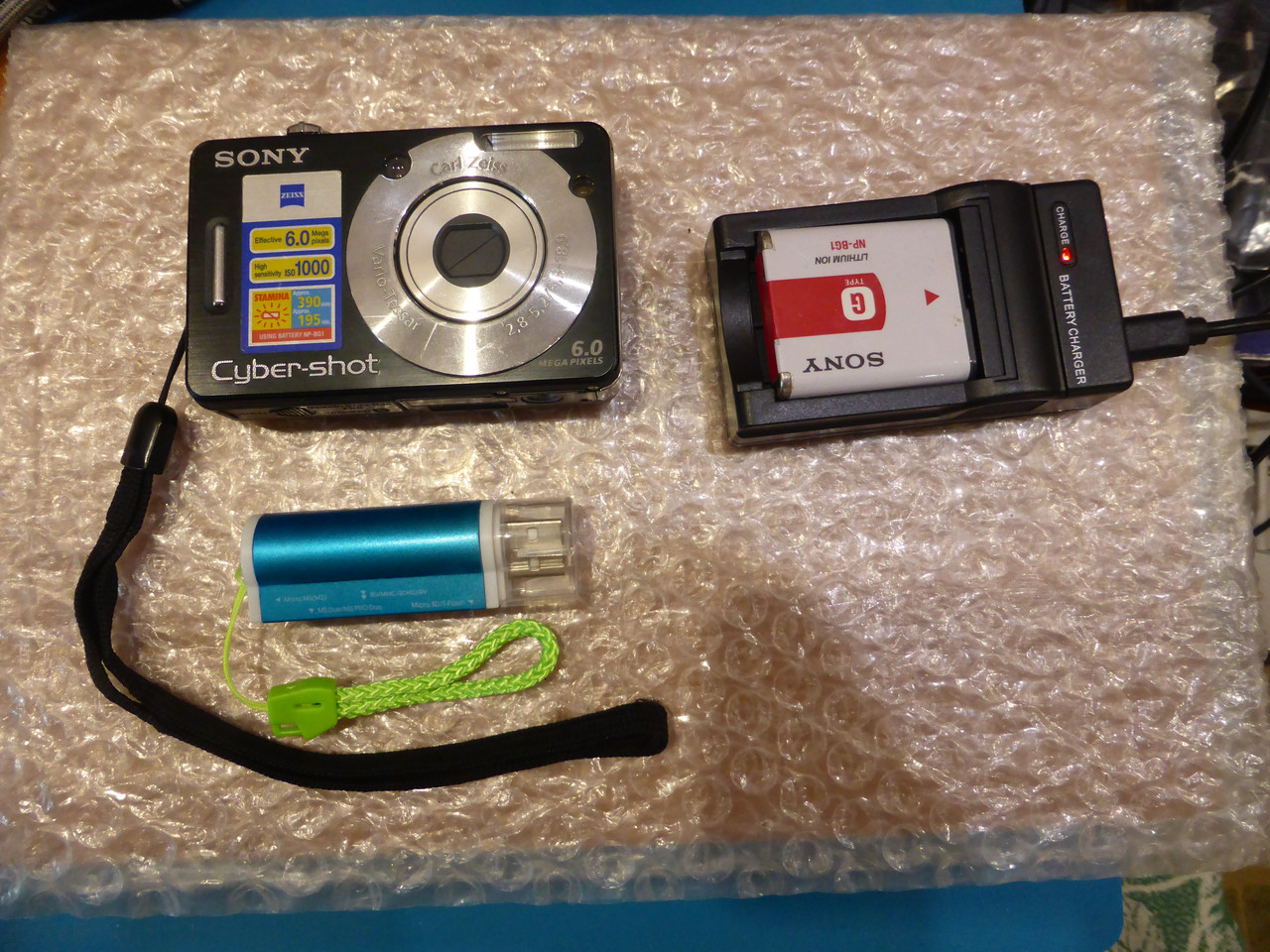 SONY Cyber-shot DSC-T20 ホワイト★ Sony Cyber-shot DSC-T20 (White): price, highlights, specs