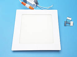 Світлодіодний світильник стельовий врізний квадратний 12W 3000K метал