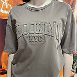 Футболка жіноча коричнева довга з написом Brooklyn, фото 7