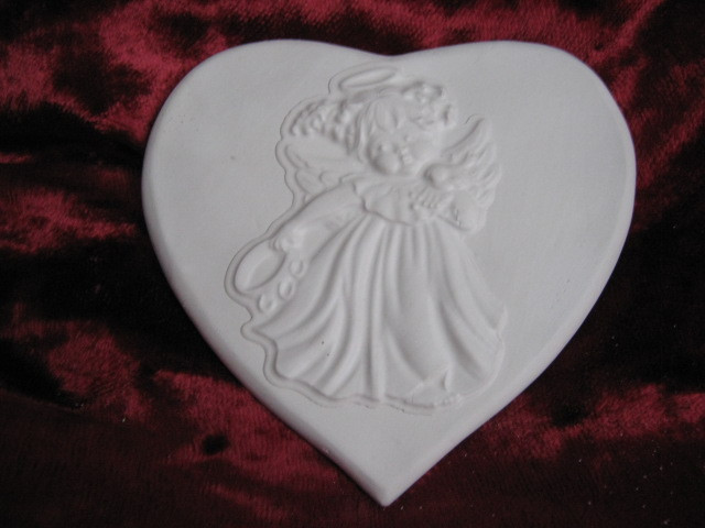 Гіпсова фігурка Дівчинка на серці з бубном для розфарбовування і декорування